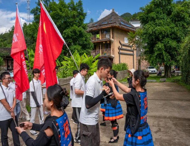 深入浅出地讲解了党的创新理论